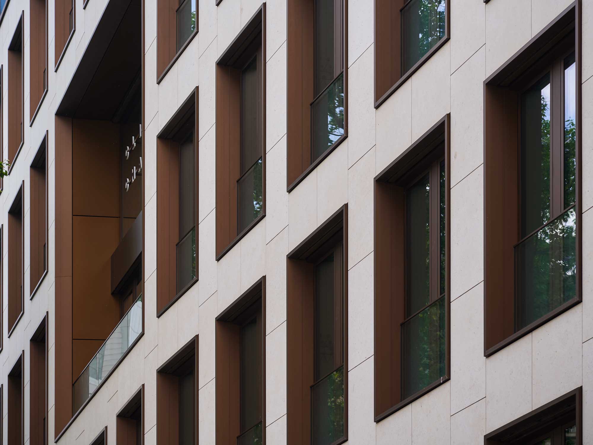 Junghof Plaza in Schoko Gold